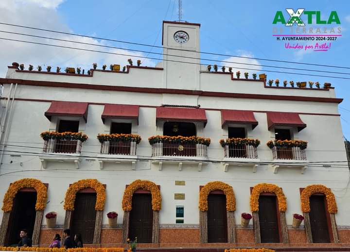 plaza axtla